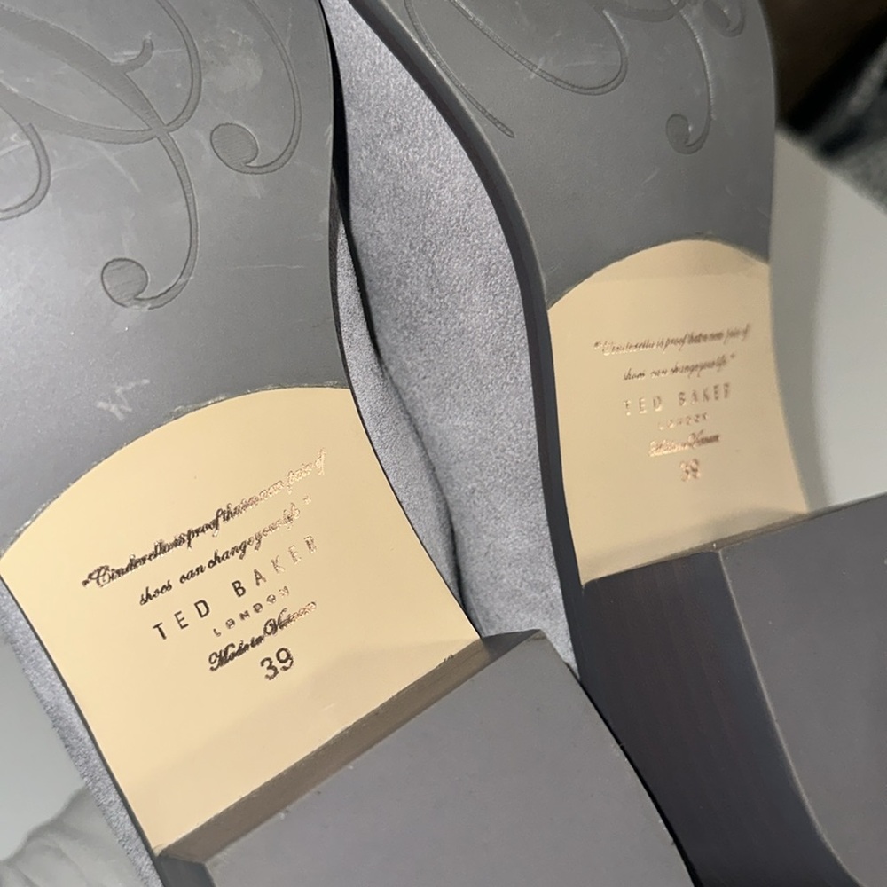 NWT Ted Baker London Twillo Suede Cutout Ankle Bootie - Picture 9 of 11